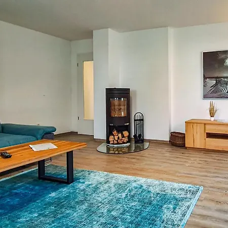 Ferienhaus Mit 3 Separaten Ferienwohnungen In Zirtow Bei Wesenberg بيت للعطل فيسينبيرغ
