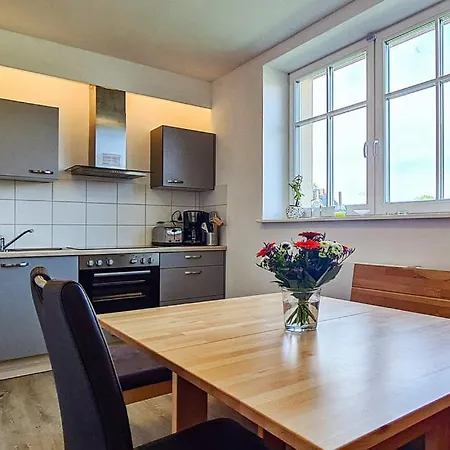 Ferienhaus Mit 3 Separaten Ferienwohnungen In Zirtow Bei Wesenberg