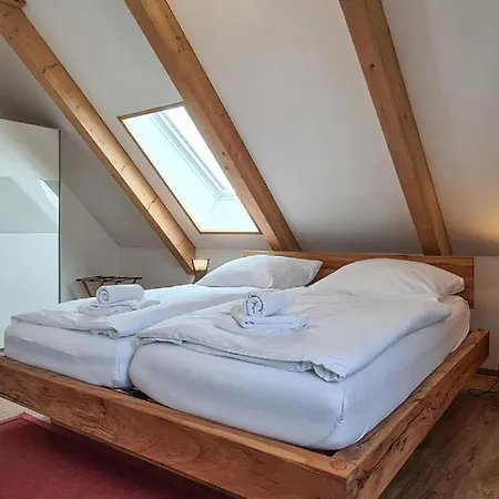 Ferienhaus Mit 3 Separaten Ferienwohnungen In Zirtow Bei Wesenberg *