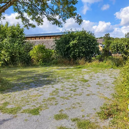 Ferienhaus Mit 3 Separaten Ferienwohnungen In Zirtow Bei Wesenberg Nyaraló